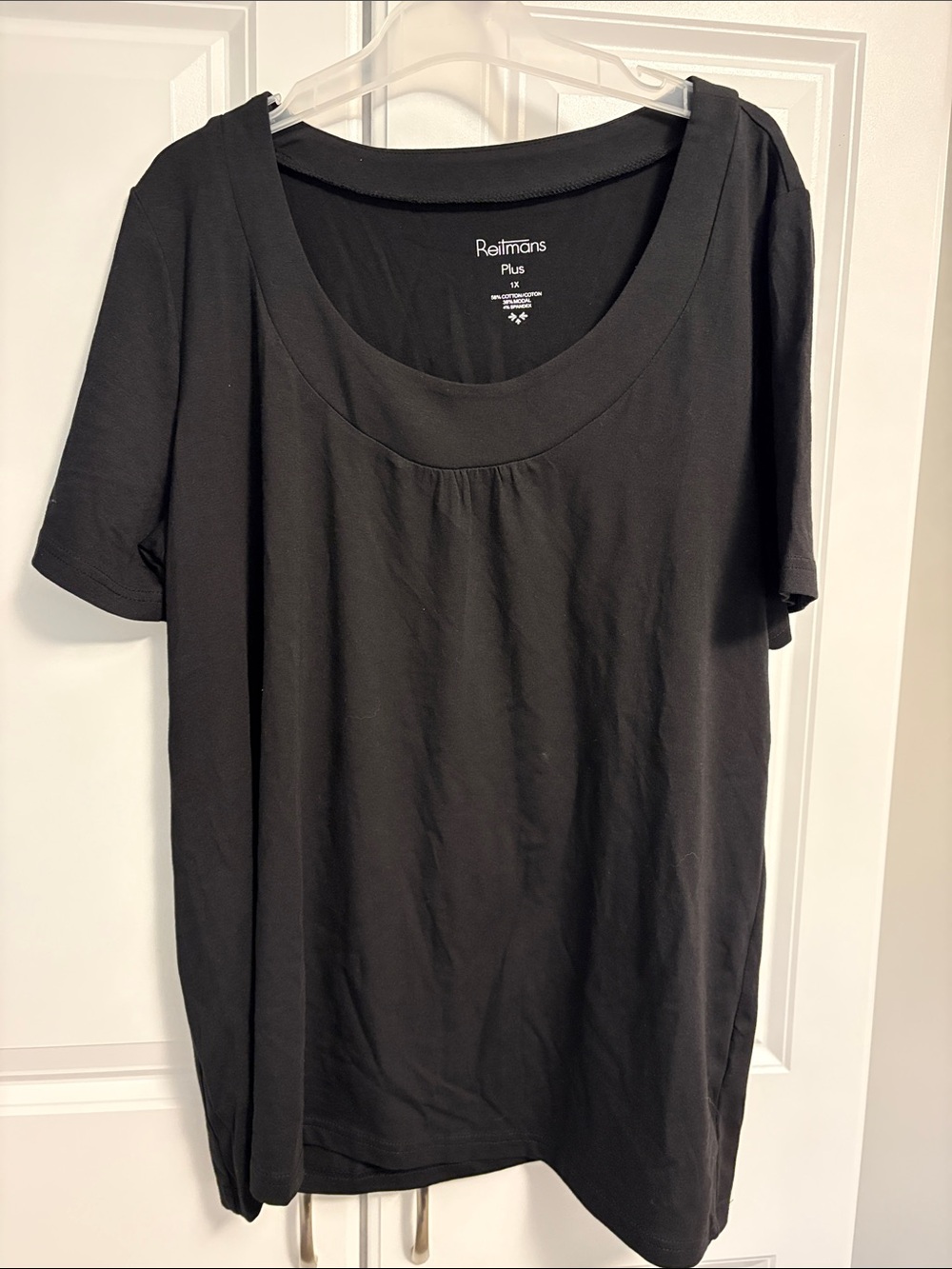 Reitmans Black Short Sleeve Scoop Neck Tee - Plus